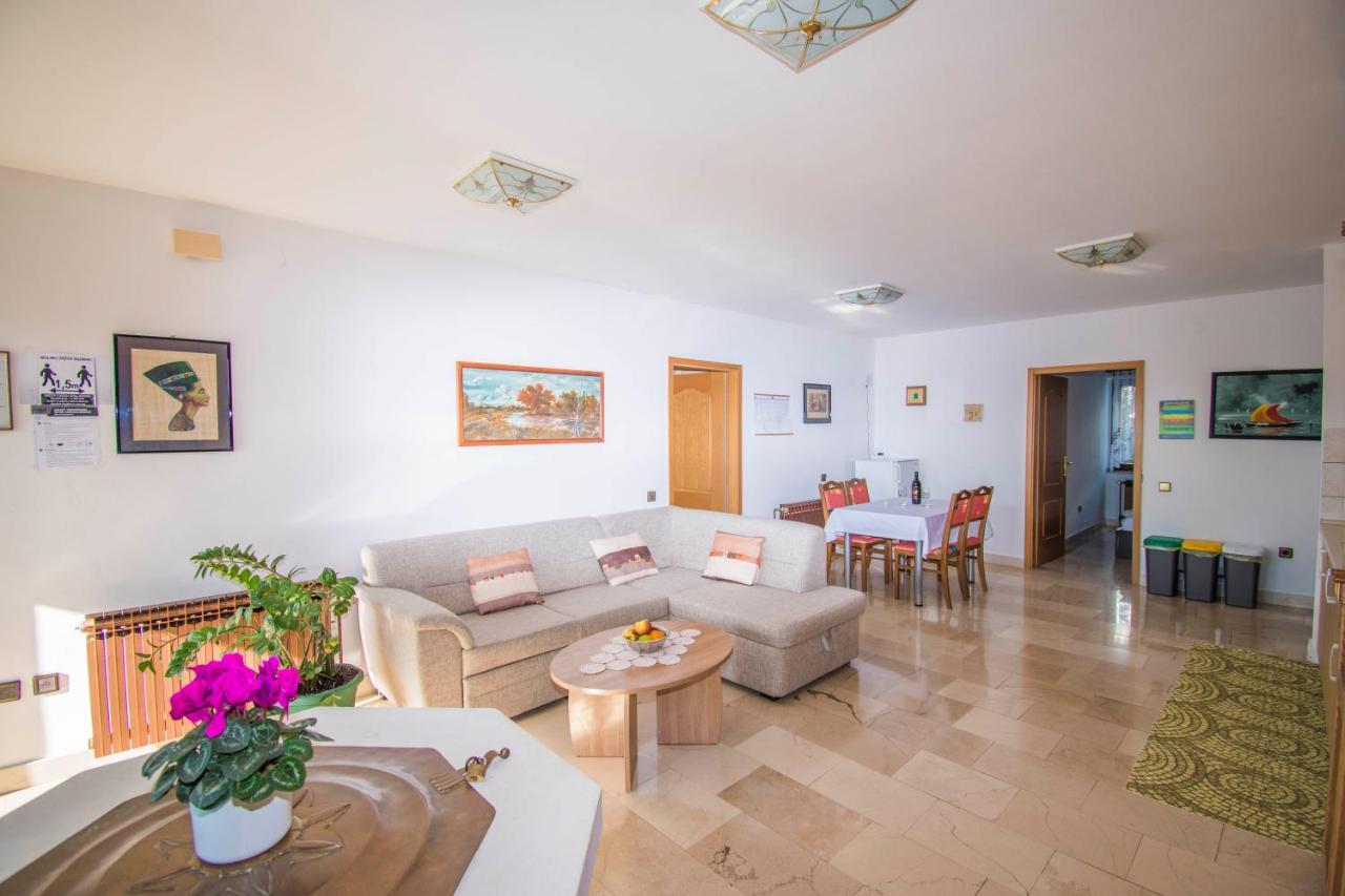 Apartments Grand & Plav In Krk Krk Town Exterior foto