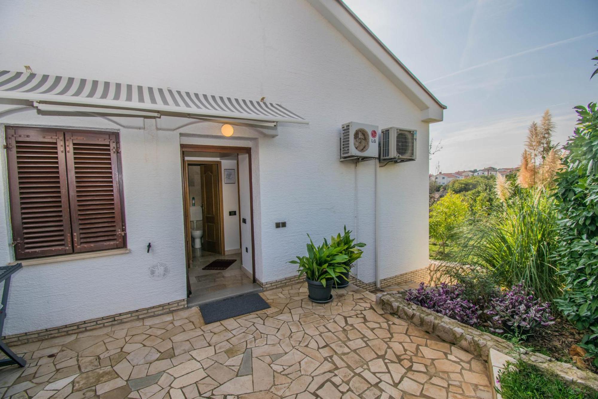 Apartments Grand & Plav In Krk Krk Town Exterior foto