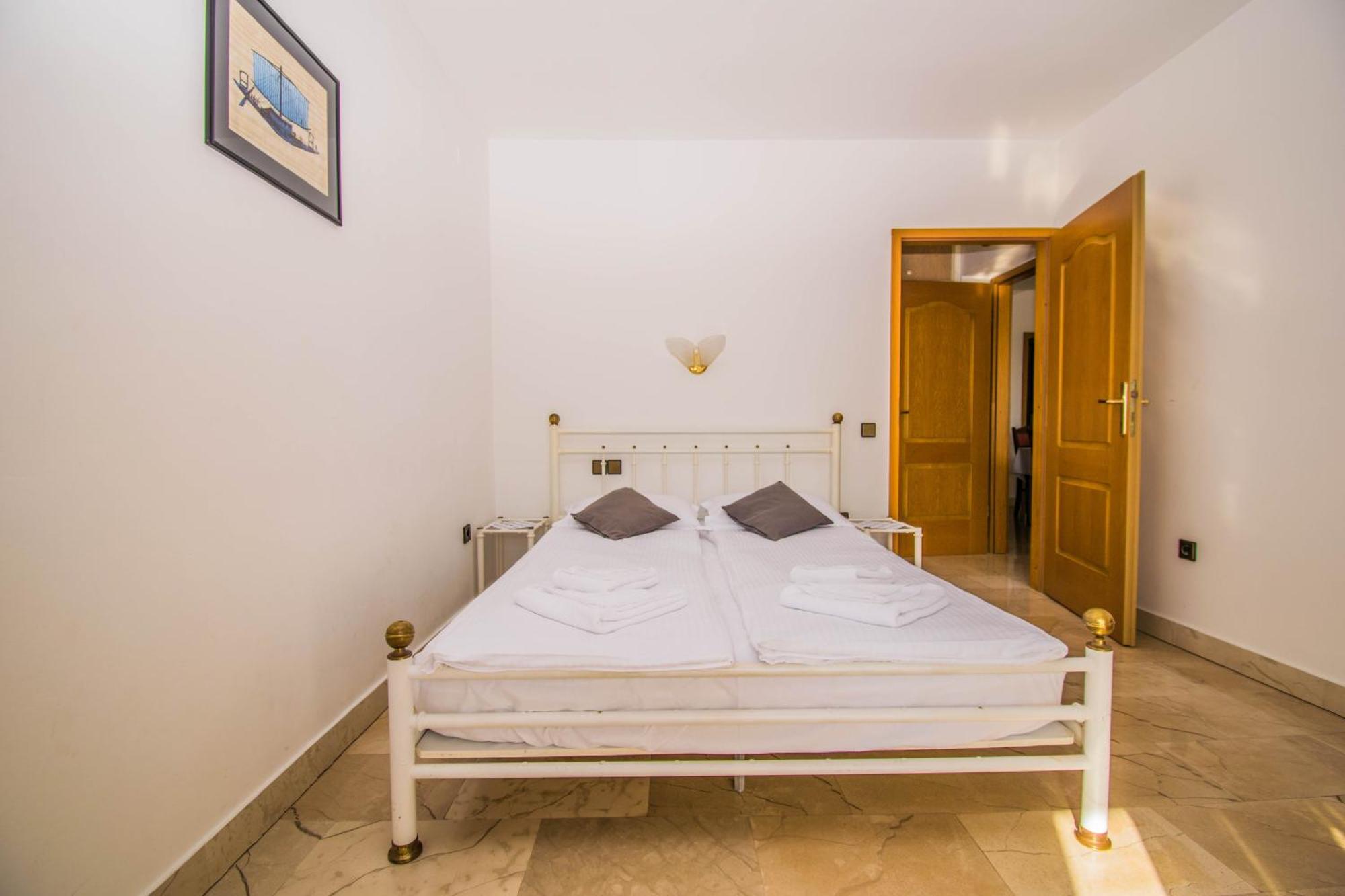 Apartments Grand & Plav In Krk Krk Town Exterior foto