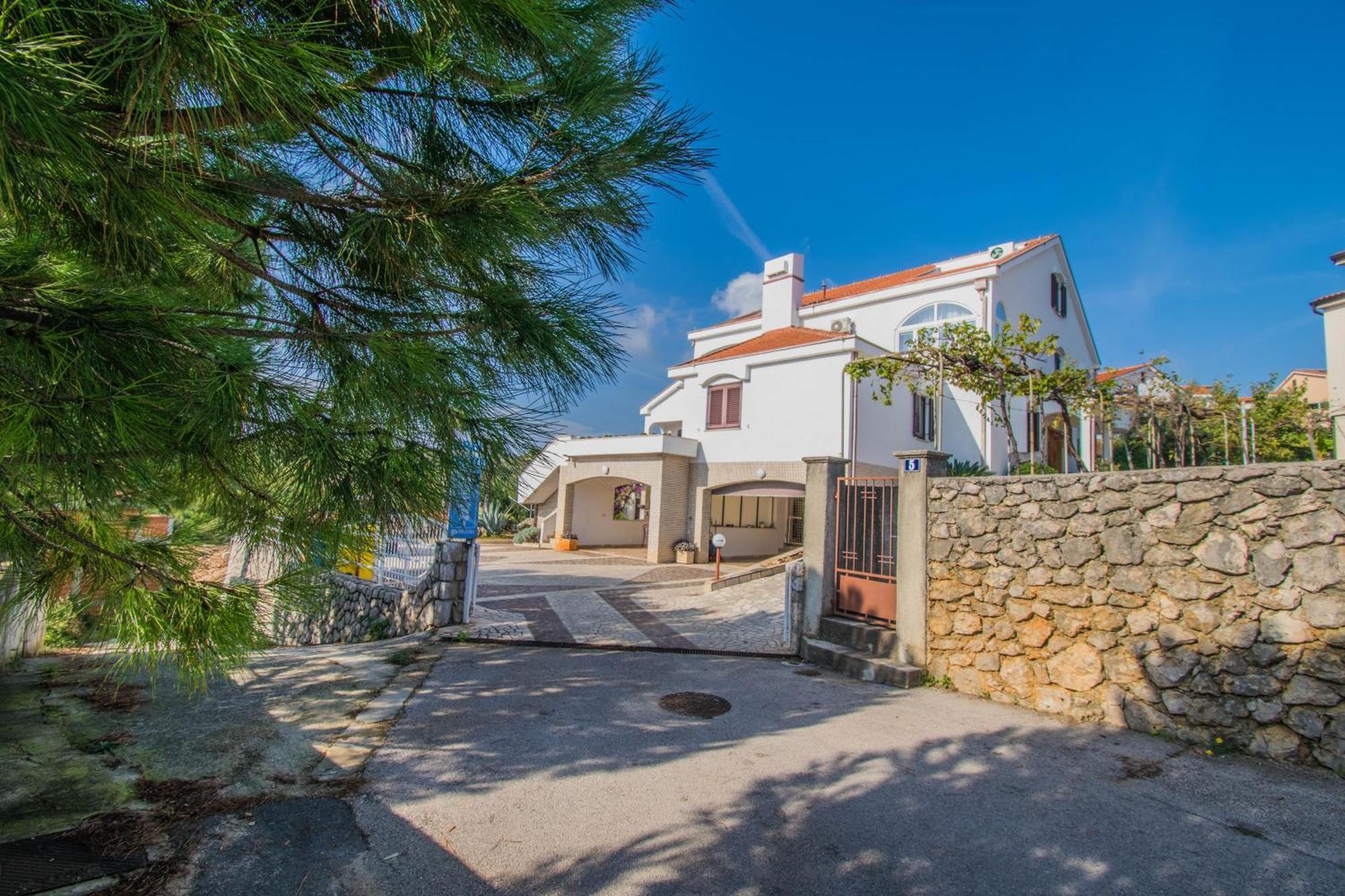Apartments Grand & Plav In Krk Krk Town Exterior foto