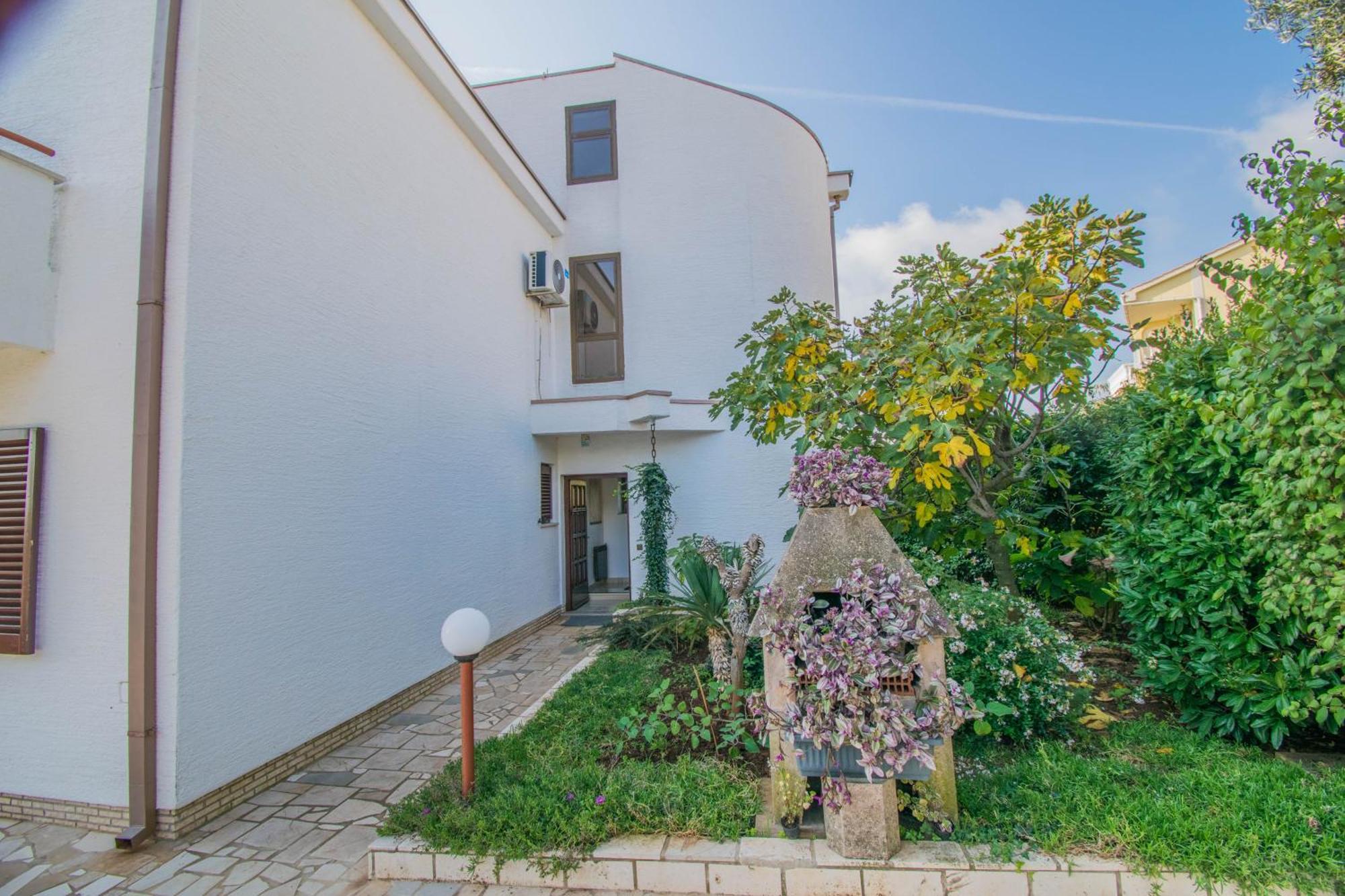 Apartments Grand & Plav In Krk Krk Town Exterior foto